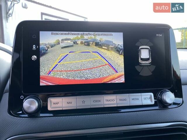 Красный Хендай Kona Electric, объемом двигателя 0 л и пробегом 105 тыс. км за 20500 $, фото 9 на Automoto.ua