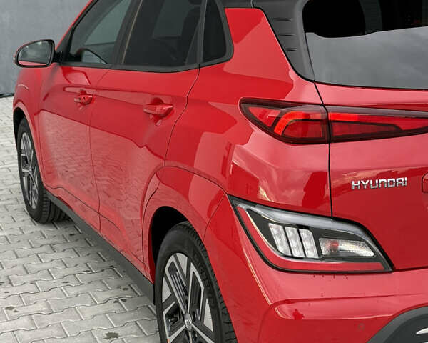 Красный Хендай Kona Electric, объемом двигателя 0 л и пробегом 89 тыс. км за 19799 $, фото 8 на Automoto.ua
