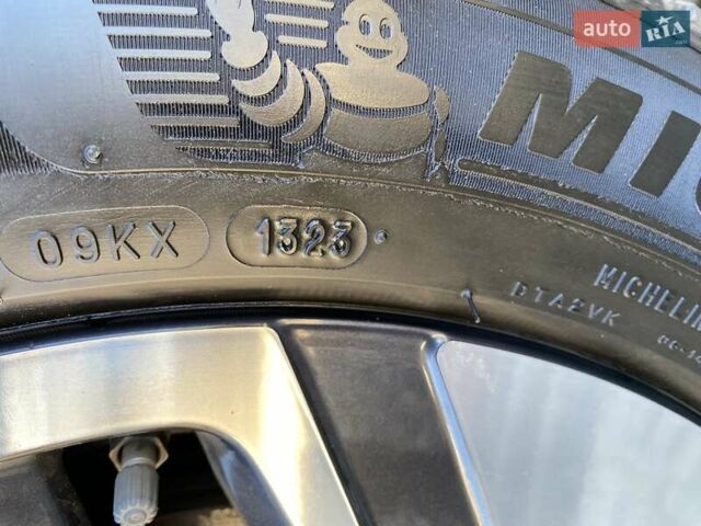 Красный Хендай Kona Electric, объемом двигателя 0 л и пробегом 113 тыс. км за 19950 $, фото 20 на Automoto.ua