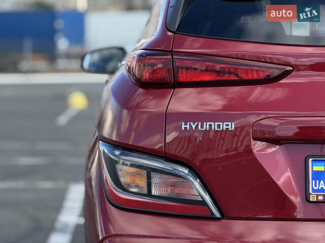 Красный Хендай Kona Electric, объемом двигателя 0 л и пробегом 53 тыс. км за 16900 $, фото 13 на Automoto.ua