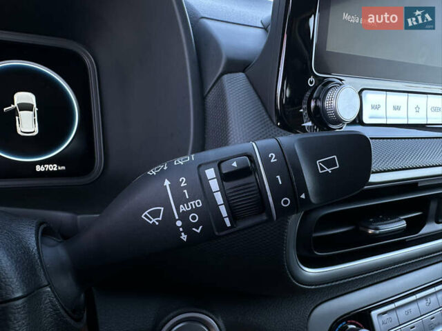 Красный Хендай Kona Electric, объемом двигателя 0 л и пробегом 86 тыс. км за 20600 $, фото 28 на Automoto.ua
