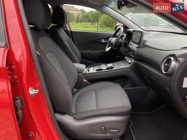 Червоний Хендай Kona Electric, об'ємом двигуна 0 л та пробігом 111 тис. км за 20700 $, фото 76 на Automoto.ua