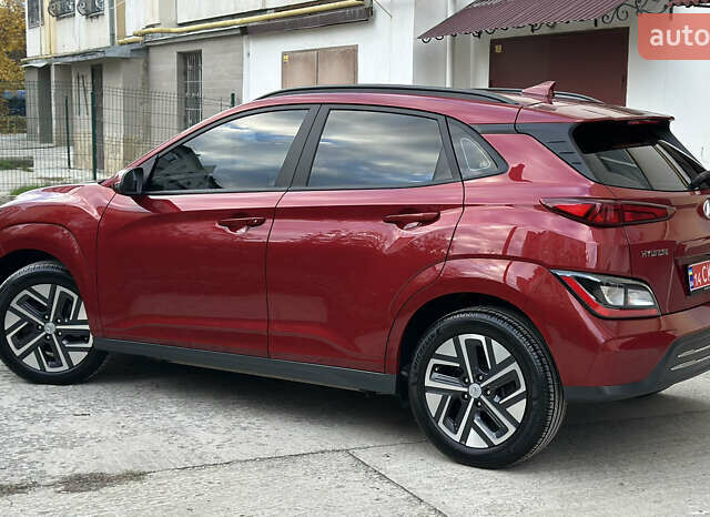 Красный Хендай Kona Electric, объемом двигателя 0 л и пробегом 84 тыс. км за 16950 $, фото 27 на Automoto.ua