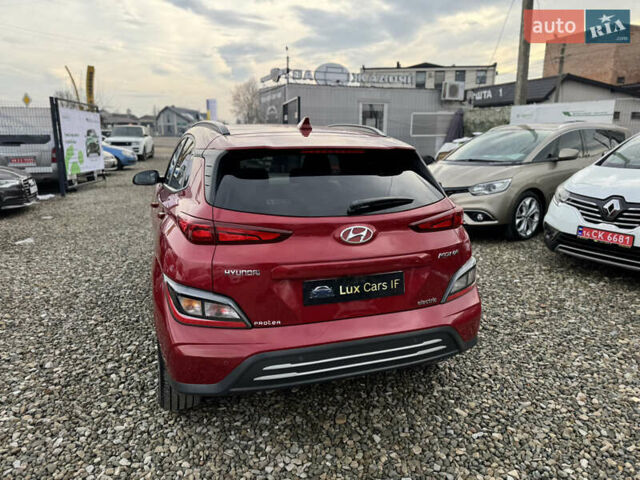 Красный Хендай Kona Electric, объемом двигателя 0 л и пробегом 51 тыс. км за 17999 $, фото 10 на Automoto.ua