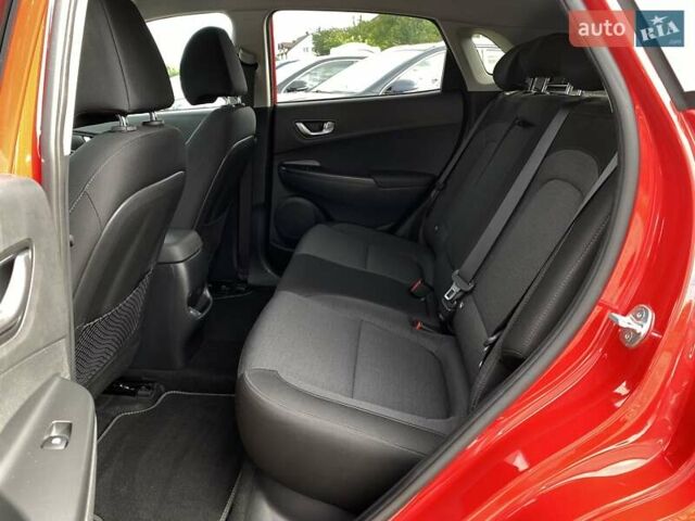 Красный Хендай Kona Electric, объемом двигателя 0 л и пробегом 117 тыс. км за 19200 $, фото 66 на Automoto.ua