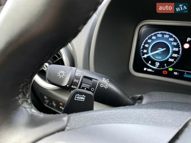 Красный Хендай Kona Electric, объемом двигателя 0 л и пробегом 117 тыс. км за 19200 $, фото 38 на Automoto.ua