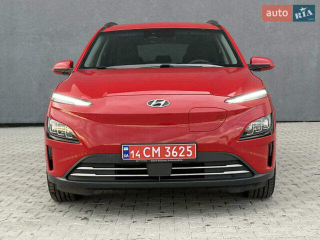 Красный Хендай Kona Electric, объемом двигателя 0 л и пробегом 89 тыс. км за 19799 $, фото 1 на Automoto.ua
