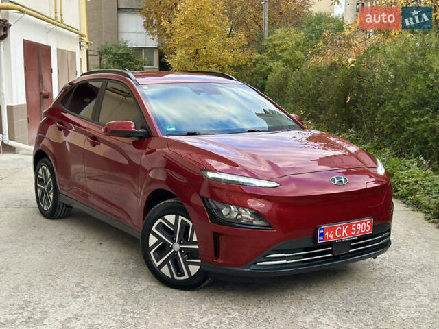 Красный Хендай Kona Electric, объемом двигателя 0 л и пробегом 84 тыс. км за 16950 $, фото 20 на Automoto.ua