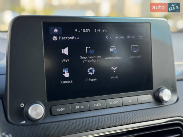 Красный Хендай Kona Electric, объемом двигателя 0 л и пробегом 53 тыс. км за 16900 $, фото 30 на Automoto.ua