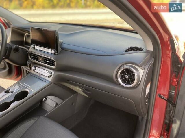 Червоний Хендай Kona Electric, об'ємом двигуна 0 л та пробігом 22 тис. км за 23700 $, фото 26 на Automoto.ua