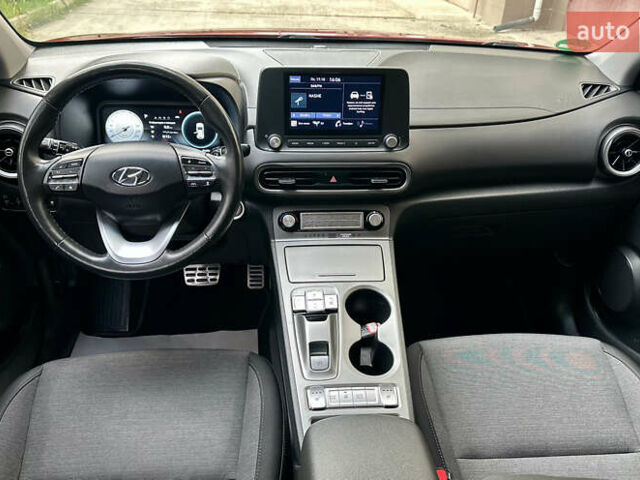 Красный Хендай Kona Electric, объемом двигателя 0 л и пробегом 84 тыс. км за 16950 $, фото 34 на Automoto.ua