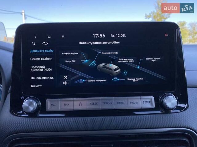 Красный Хендай Kona Electric, объемом двигателя 0 л и пробегом 113 тыс. км за 19950 $, фото 58 на Automoto.ua