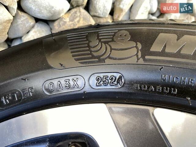 Красный Хендай Kona Electric, объемом двигателя 0 л и пробегом 117 тыс. км за 19200 $, фото 17 на Automoto.ua