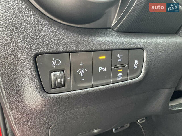 Красный Хендай Kona Electric, объемом двигателя 0 л и пробегом 89 тыс. км за 19799 $, фото 40 на Automoto.ua