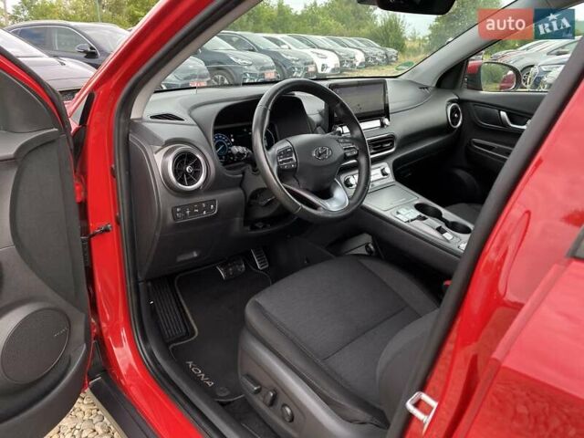 Красный Хендай Kona Electric, объемом двигателя 0 л и пробегом 117 тыс. км за 19200 $, фото 30 на Automoto.ua