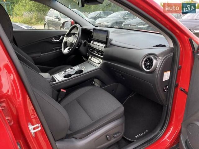 Красный Хендай Kona Electric, объемом двигателя 0 л и пробегом 117 тыс. км за 19200 $, фото 75 на Automoto.ua