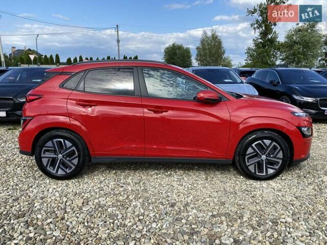 Красный Хендай Kona Electric, объемом двигателя 0 л и пробегом 117 тыс. км за 19200 $, фото 15 на Automoto.ua