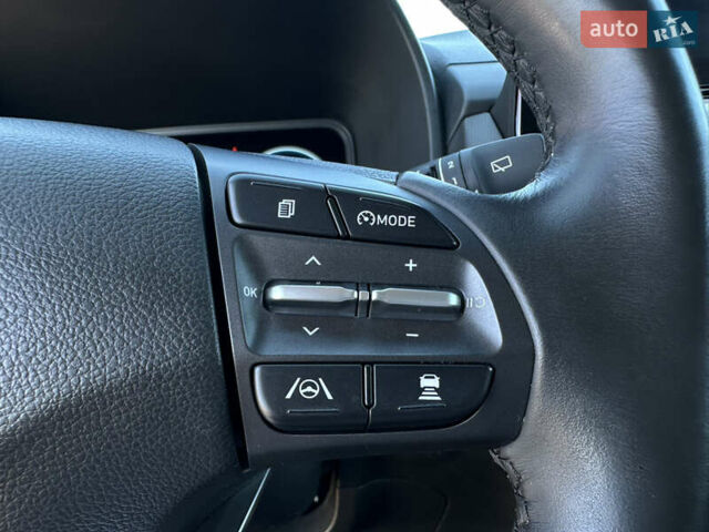 Красный Хендай Kona Electric, объемом двигателя 0 л и пробегом 86 тыс. км за 20600 $, фото 27 на Automoto.ua