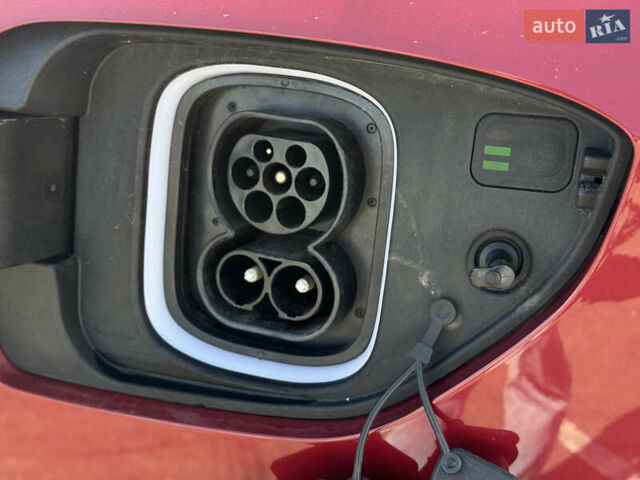 Красный Хендай Kona Electric, объемом двигателя 0 л и пробегом 53 тыс. км за 16900 $, фото 17 на Automoto.ua