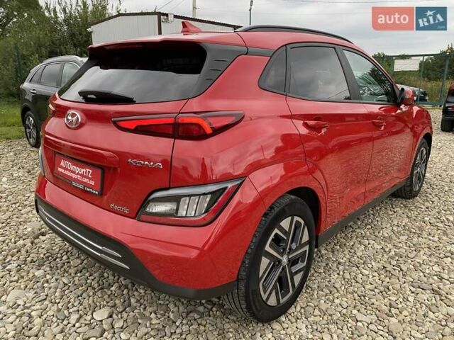 Красный Хендай Kona Electric, объемом двигателя 0 л и пробегом 111 тыс. км за 20400 $, фото 16 на Automoto.ua
