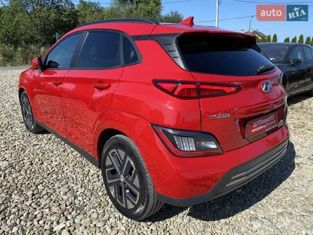 Красный Хендай Kona Electric, объемом двигателя 0 л и пробегом 113 тыс. км за 19950 $, фото 13 на Automoto.ua