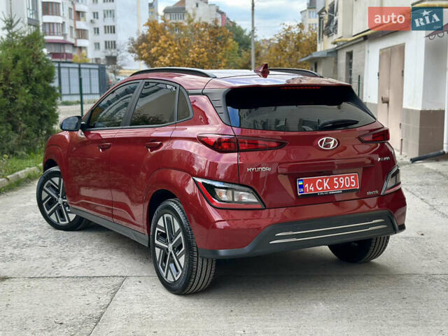 Красный Хендай Kona Electric, объемом двигателя 0 л и пробегом 84 тыс. км за 16950 $, фото 25 на Automoto.ua
