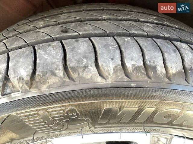 Красный Хендай Kona Electric, объемом двигателя 0 л и пробегом 117 тыс. км за 19200 $, фото 27 на Automoto.ua