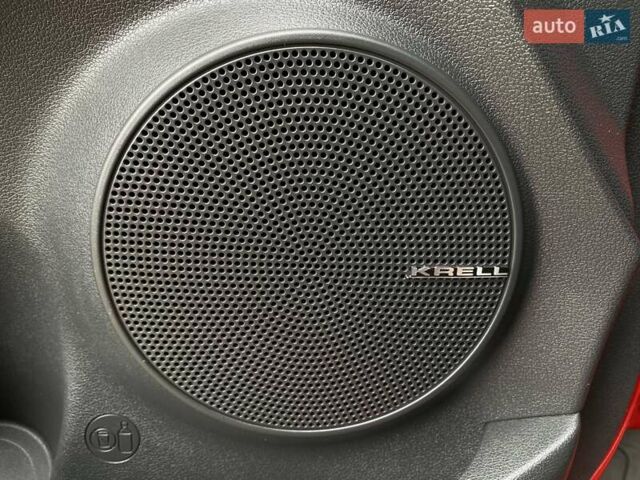 Красный Хендай Kona Electric, объемом двигателя 0 л и пробегом 111 тыс. км за 20400 $, фото 2 на Automoto.ua