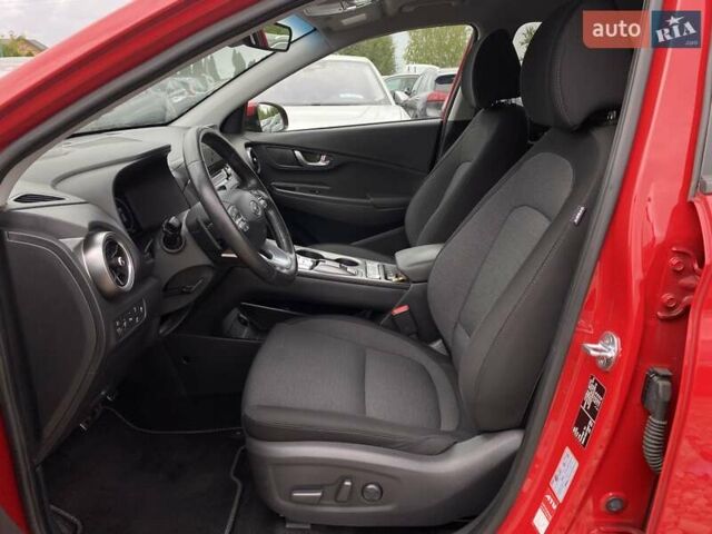 Красный Хендай Kona Electric, объемом двигателя 0 л и пробегом 111 тыс. км за 20400 $, фото 33 на Automoto.ua