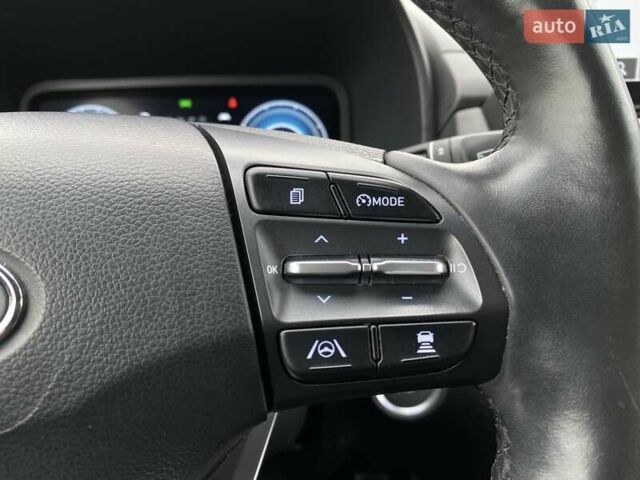 Червоний Хендай Kona Electric, об'ємом двигуна 0 л та пробігом 111 тис. км за 20700 $, фото 4 на Automoto.ua