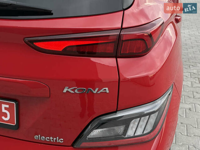 Красный Хендай Kona Electric, объемом двигателя 0 л и пробегом 89 тыс. км за 19799 $, фото 31 на Automoto.ua