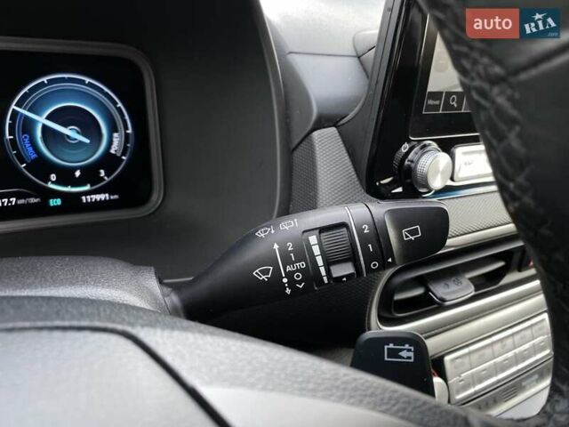 Красный Хендай Kona Electric, объемом двигателя 0 л и пробегом 117 тыс. км за 19200 $, фото 39 на Automoto.ua