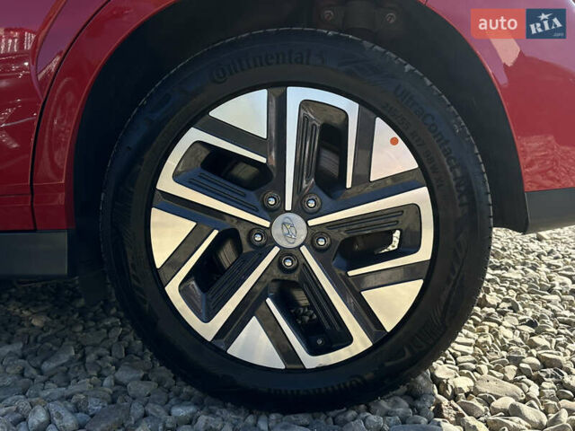Красный Хендай Kona Electric, объемом двигателя 0 л и пробегом 86 тыс. км за 20600 $, фото 18 на Automoto.ua