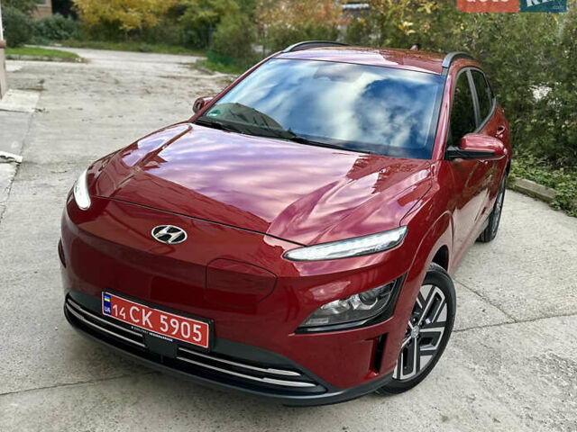 Красный Хендай Kona Electric, объемом двигателя 0 л и пробегом 84 тыс. км за 16950 $, фото 1 на Automoto.ua