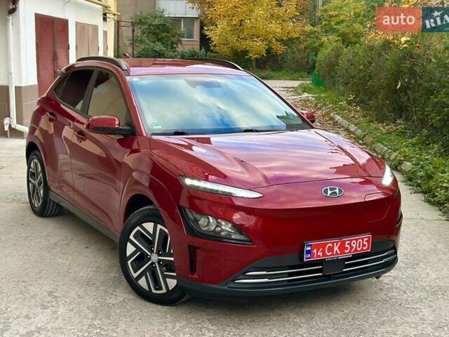 Красный Хендай Kona Electric, объемом двигателя 0 л и пробегом 84 тыс. км за 16950 $, фото 28 на Automoto.ua