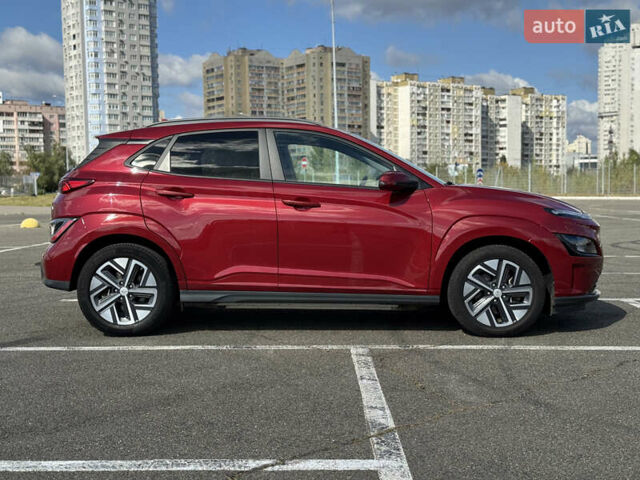 Красный Хендай Kona Electric, объемом двигателя 0 л и пробегом 53 тыс. км за 16900 $, фото 12 на Automoto.ua
