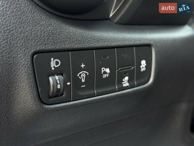 Красный Хендай Kona Electric, объемом двигателя 0 л и пробегом 53 тыс. км за 16900 $, фото 32 на Automoto.ua