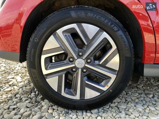 Красный Хендай Kona Electric, объемом двигателя 0 л и пробегом 117 тыс. км за 19200 $, фото 23 на Automoto.ua