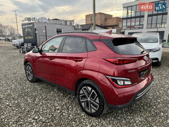 Красный Хендай Kona Electric, объемом двигателя 0 л и пробегом 51 тыс. км за 17999 $, фото 8 на Automoto.ua