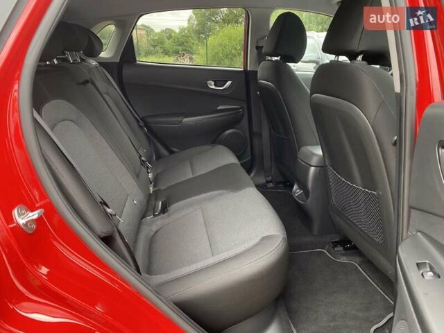 Червоний Хендай Kona Electric, об'ємом двигуна 0 л та пробігом 111 тис. км за 20700 $, фото 74 на Automoto.ua