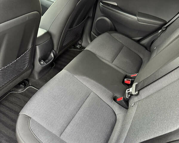 Красный Хендай Kona Electric, объемом двигателя 0 л и пробегом 51 тыс. км за 17999 $, фото 23 на Automoto.ua