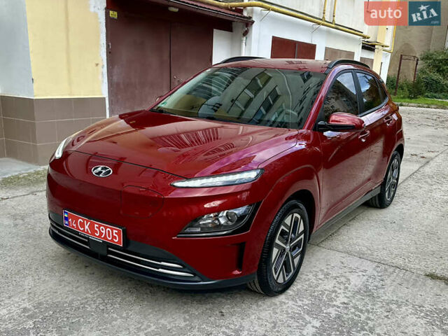 Красный Хендай Kona Electric, объемом двигателя 0 л и пробегом 84 тыс. км за 16950 $, фото 82 на Automoto.ua