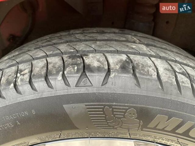 Червоний Хендай Kona Electric, об'ємом двигуна 0 л та пробігом 111 тис. км за 20700 $, фото 28 на Automoto.ua