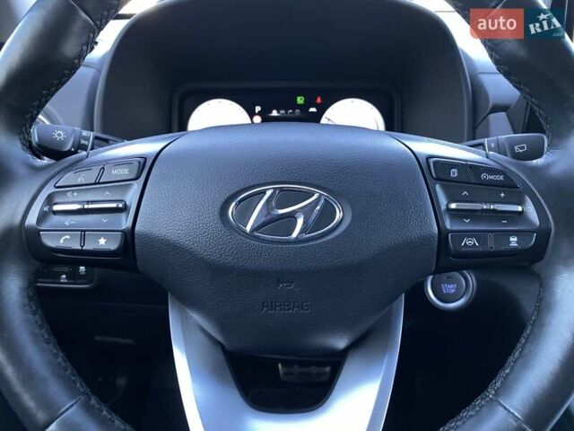 Красный Хендай Kona Electric, объемом двигателя 0 л и пробегом 113 тыс. км за 19950 $, фото 34 на Automoto.ua