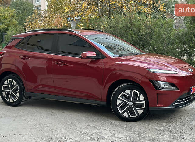 Красный Хендай Kona Electric, объемом двигателя 0 л и пробегом 84 тыс. км за 16950 $, фото 22 на Automoto.ua