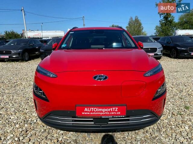 Красный Хендай Kona Electric, объемом двигателя 0 л и пробегом 113 тыс. км за 19950 $, фото 18 на Automoto.ua