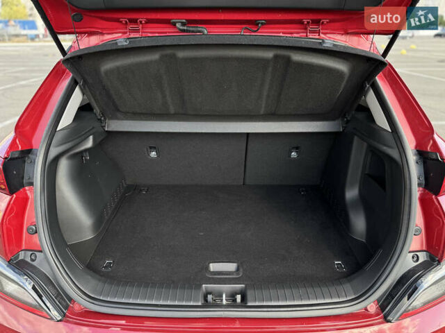 Красный Хендай Kona Electric, объемом двигателя 0 л и пробегом 53 тыс. км за 16900 $, фото 36 на Automoto.ua