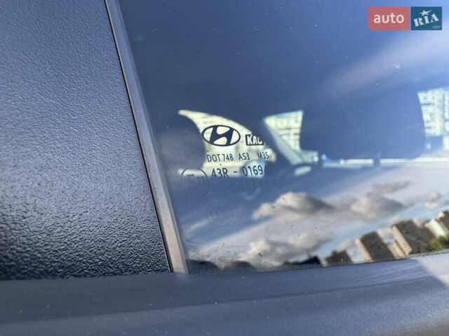 Красный Хендай Kona Electric, объемом двигателя 0 л и пробегом 53 тыс. км за 16900 $, фото 57 на Automoto.ua