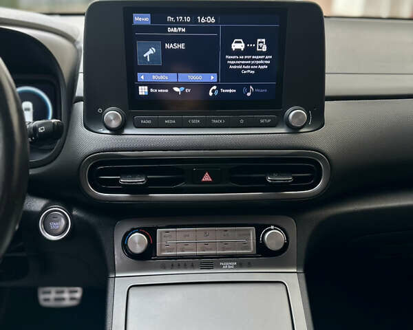 Красный Хендай Kona Electric, объемом двигателя 0 л и пробегом 84 тыс. км за 16950 $, фото 39 на Automoto.ua