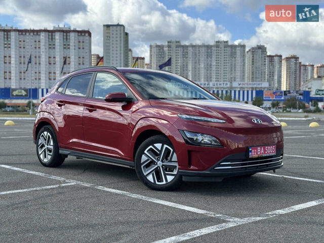 Красный Хендай Kona Electric, объемом двигателя 0 л и пробегом 53 тыс. км за 16900 $, фото 63 на Automoto.ua